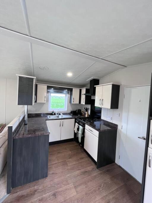 Cosy family farm static caravan