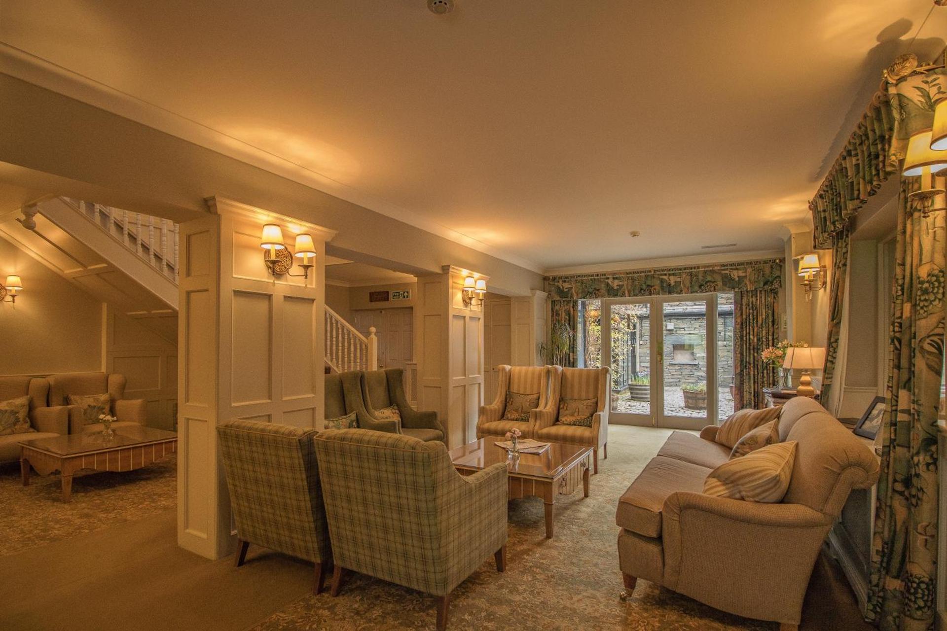 Communal lounge/ TV room