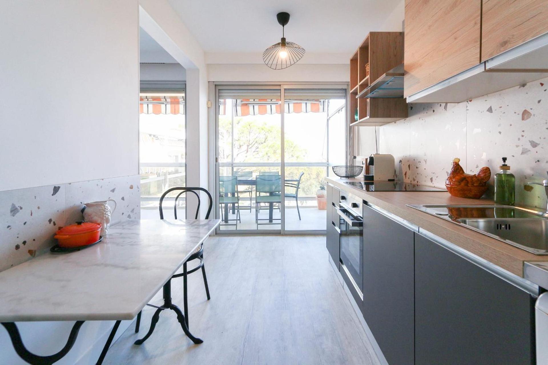 Kitchen or kitchenette