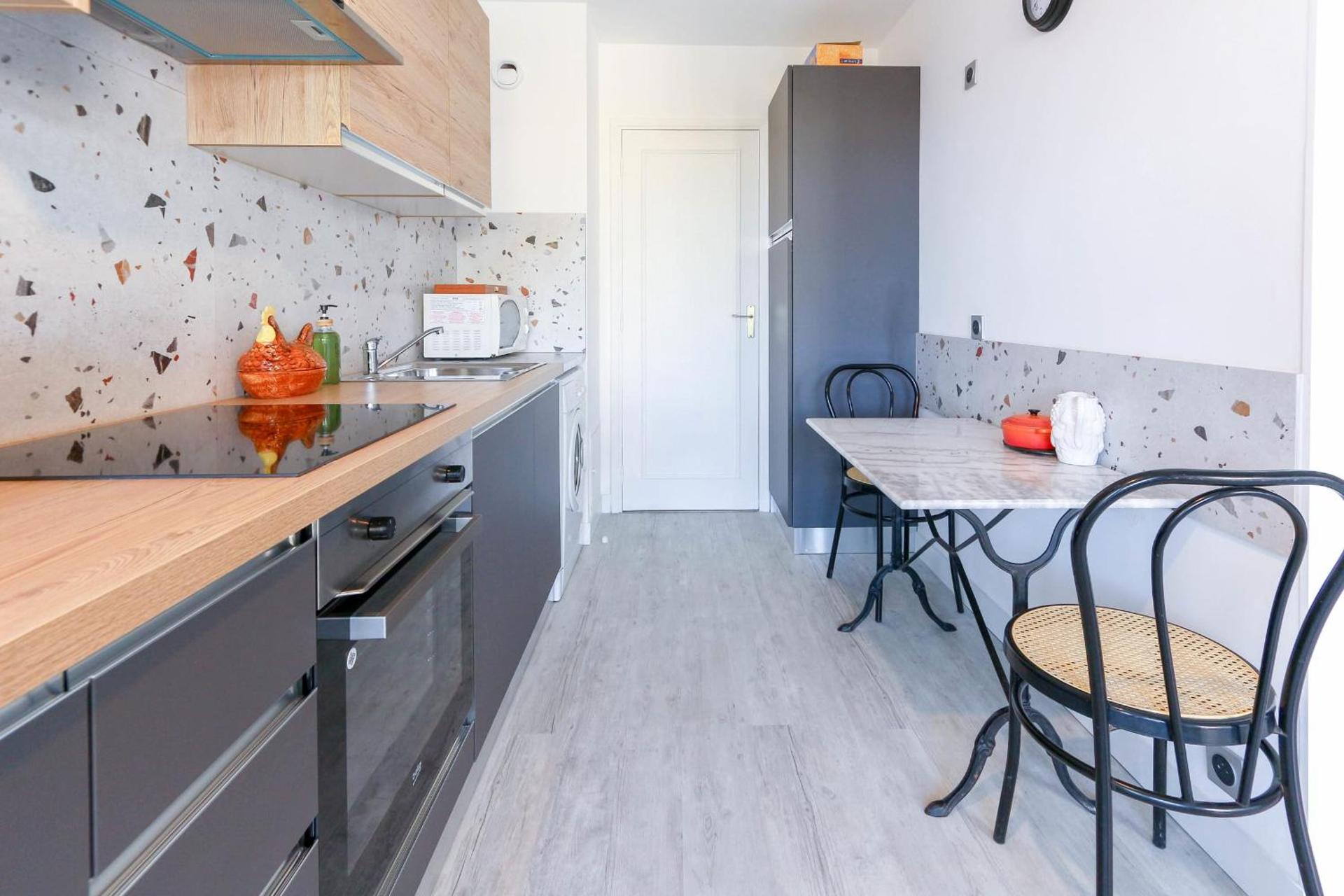 Kitchen or kitchenette