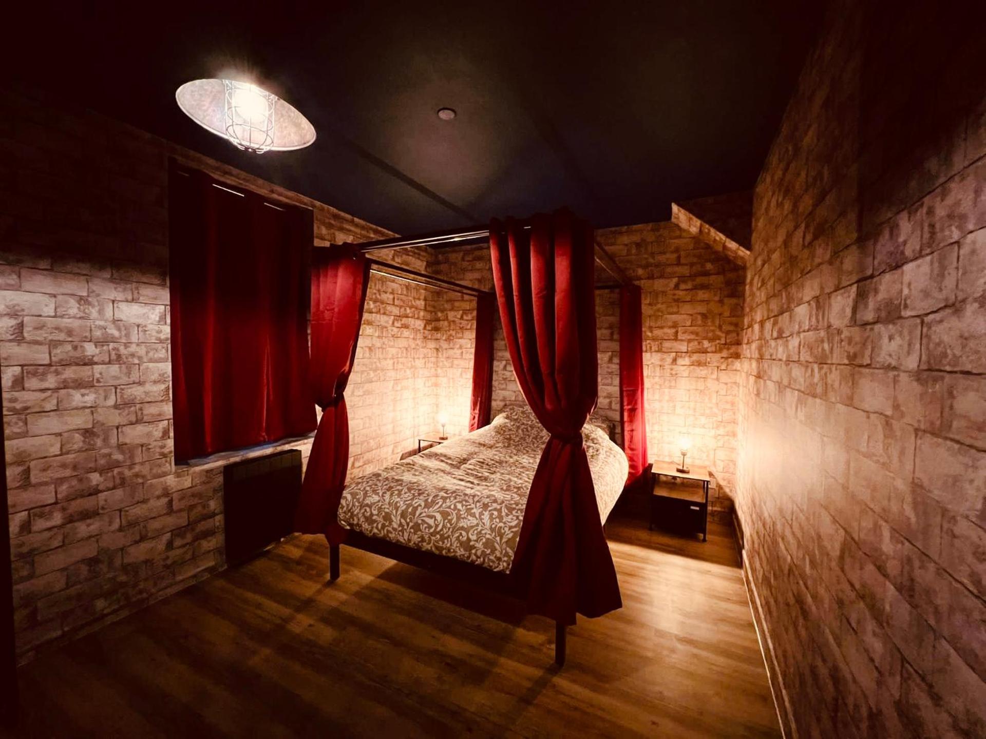 Le Logis Des Sorciers - Home Homy