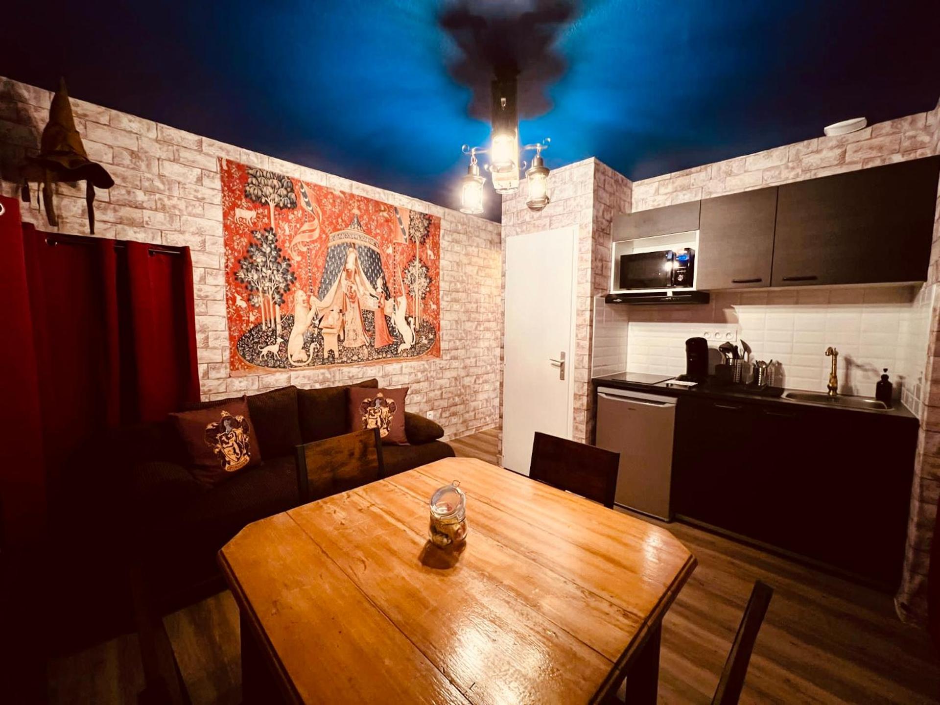 Le Logis Des Sorciers - Home Homy