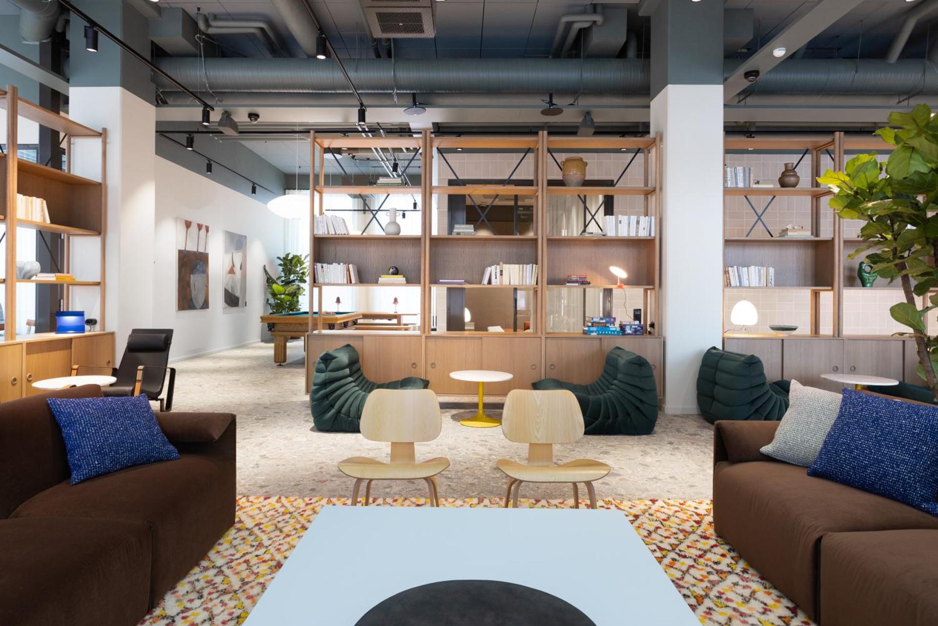 Communal lounge/ TV room