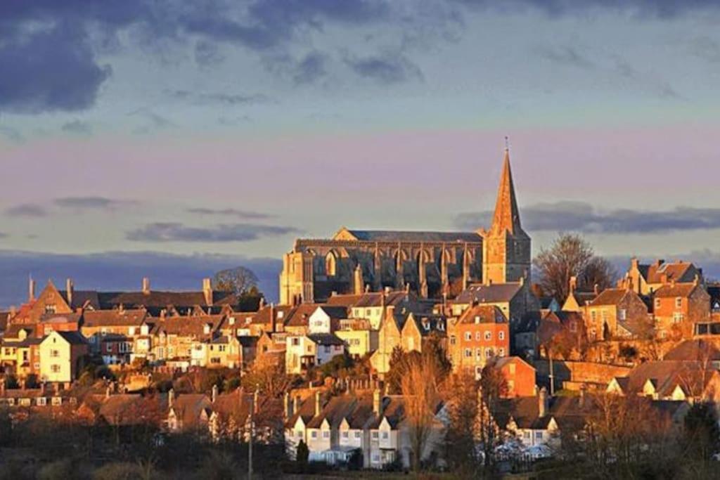 Large 4 bed house in Malmesbury, great for big families