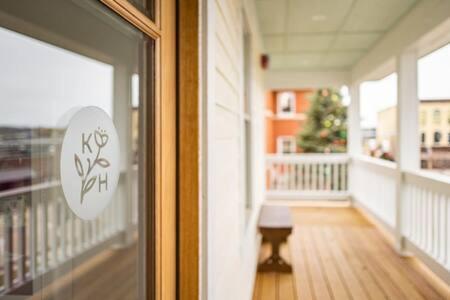 Downtown Luxury Farmhouse Apartment #2