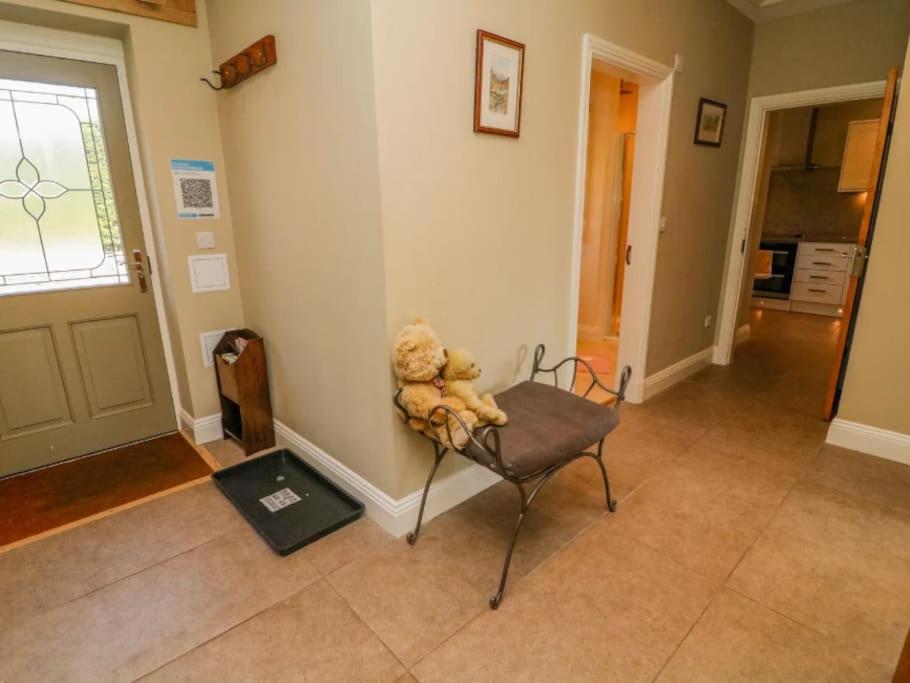 Two Acres- Spacious, delightful, pet free bungalow