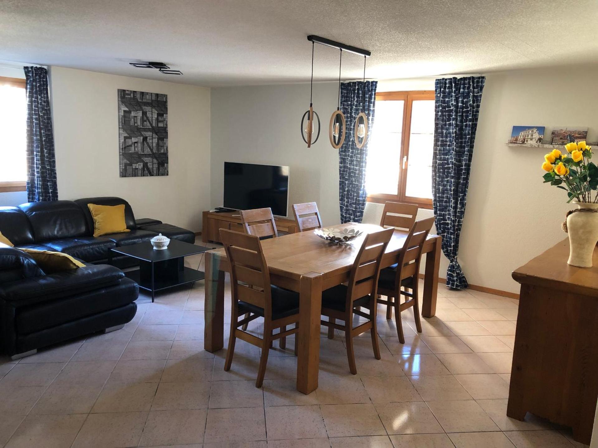 Communal lounge/ TV room