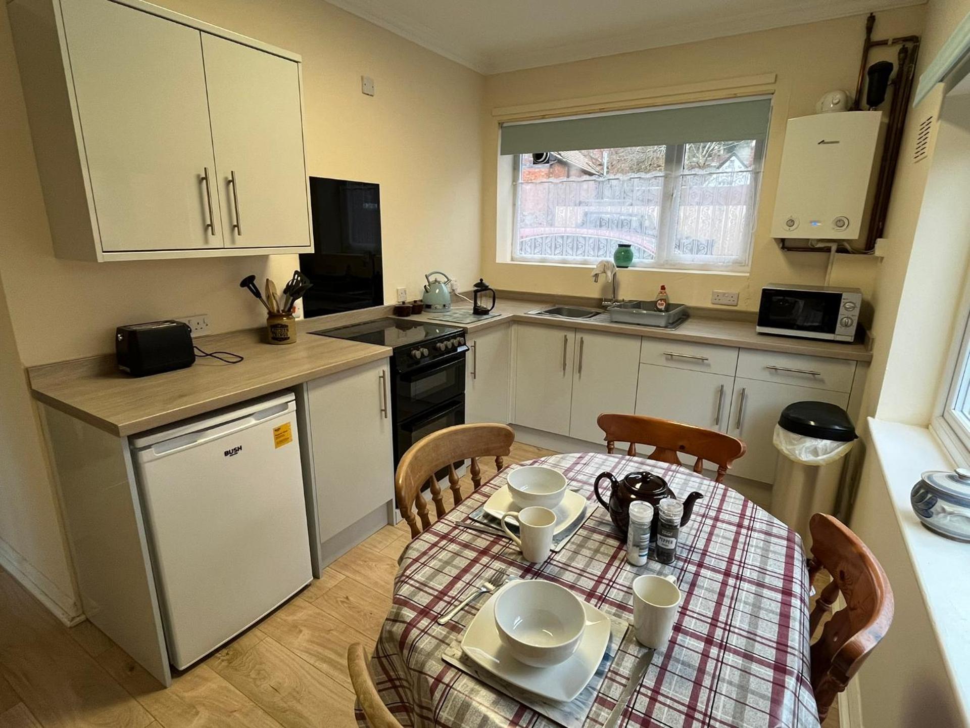 Large Ground floor apartment in the heart of Church Stretton with free parking