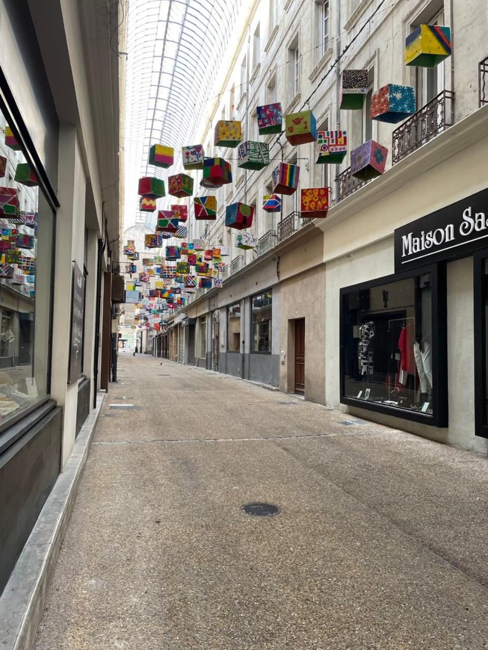 Appartement climatisé avec cour en centre ville