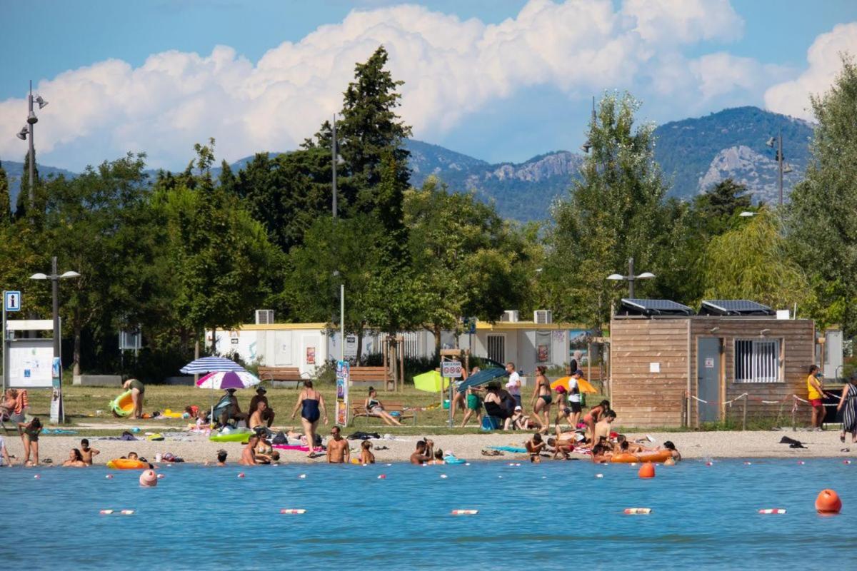 Appartement climatisé avec cour en centre ville