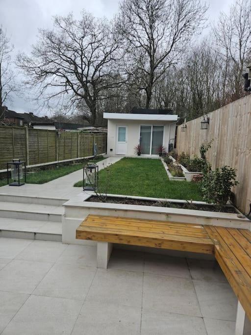 Private One Bedroom Flat in Barnet, London