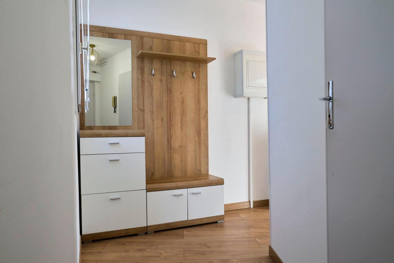 Bright apartment in hypercenter with parking