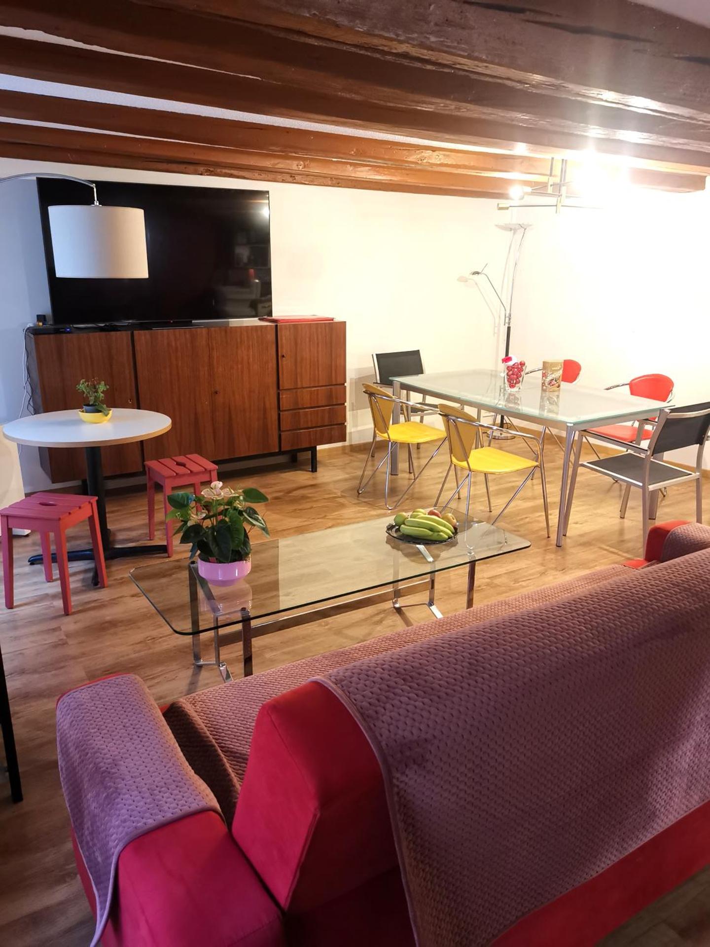 Communal lounge/ TV room