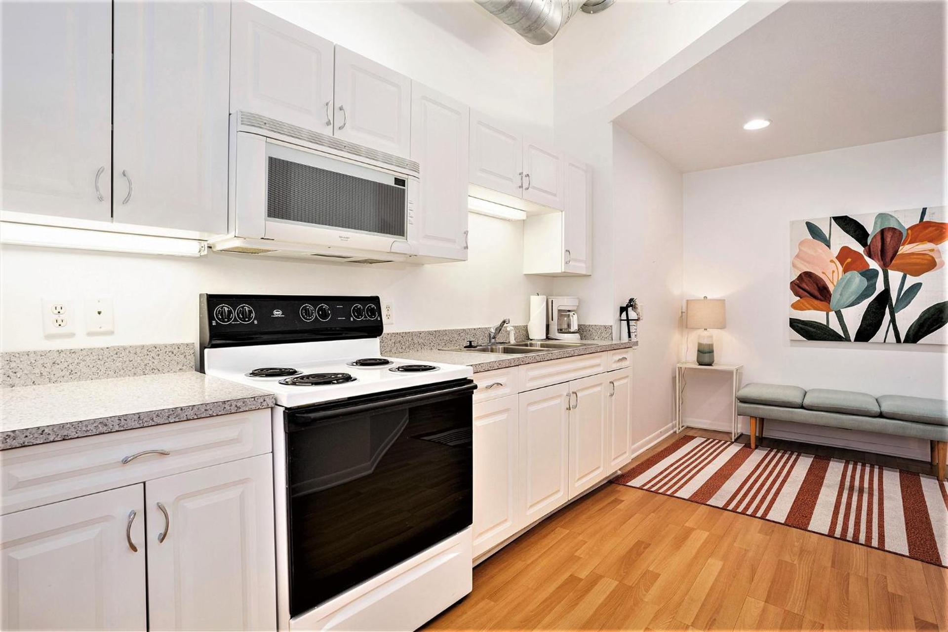 Riverside Suites - Unit A