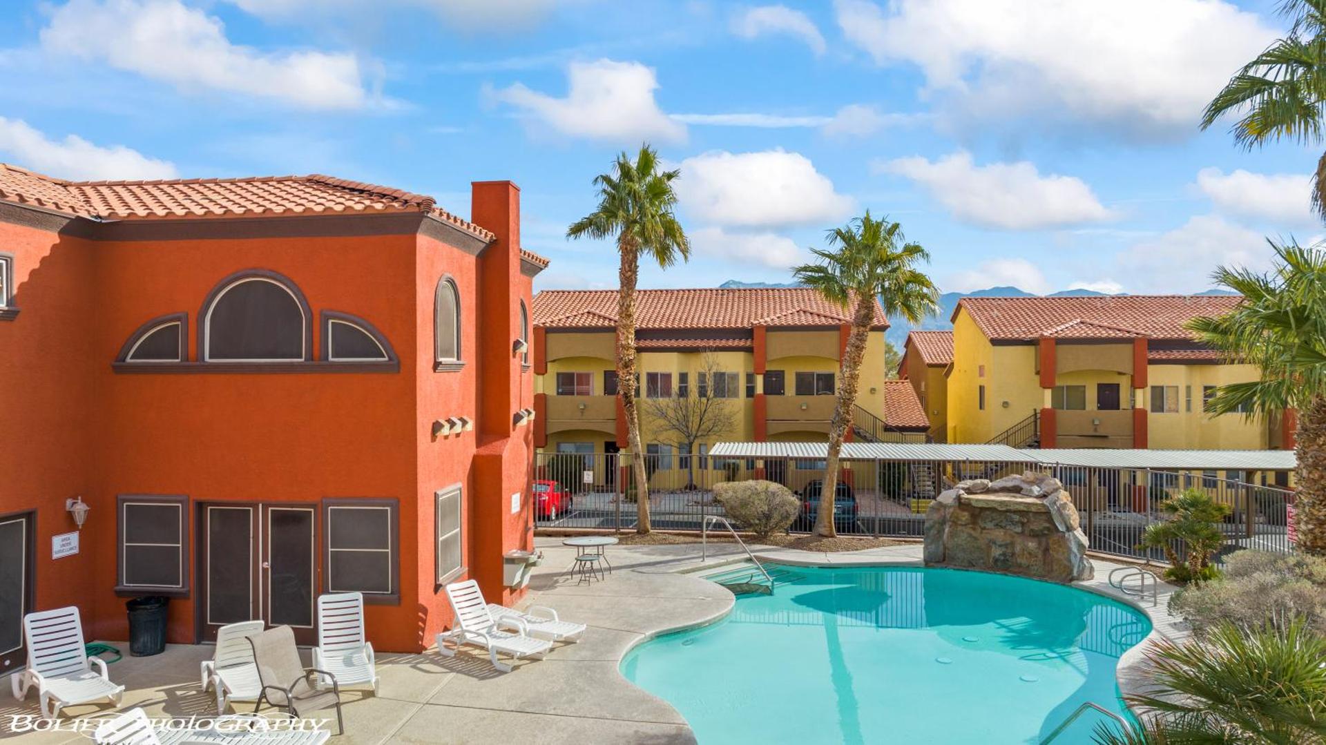 Golfer’s Oasis Condominium at Hawk Ridge