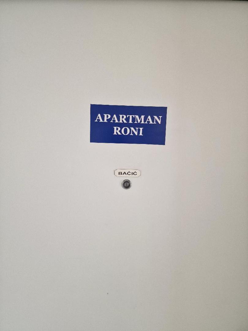 Apartman RONI