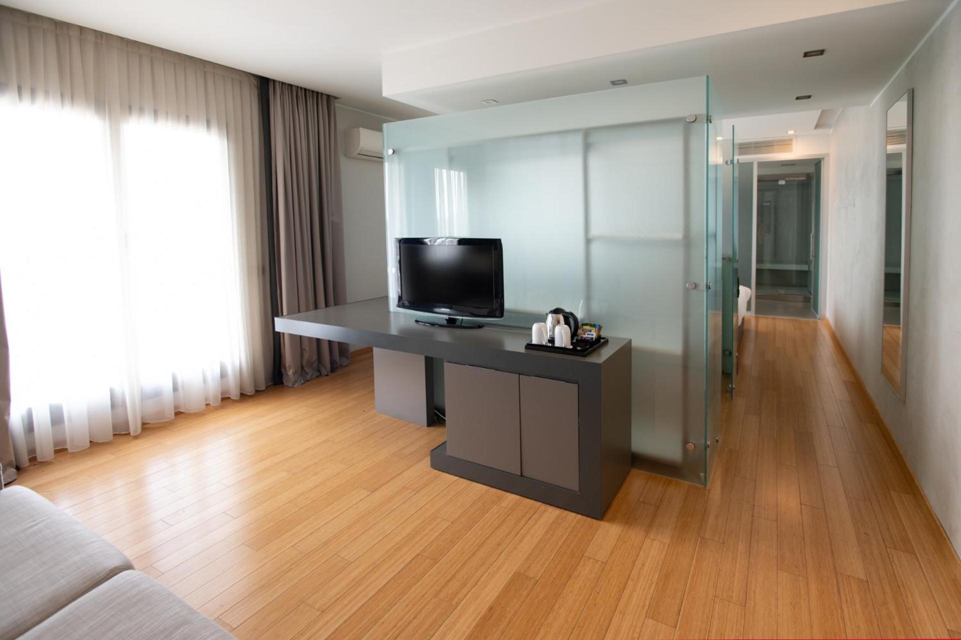 Suite with Pool Access