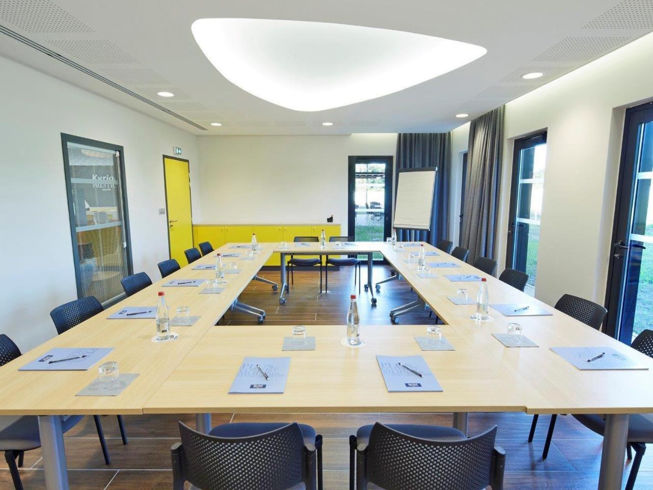 Meeting/conference room