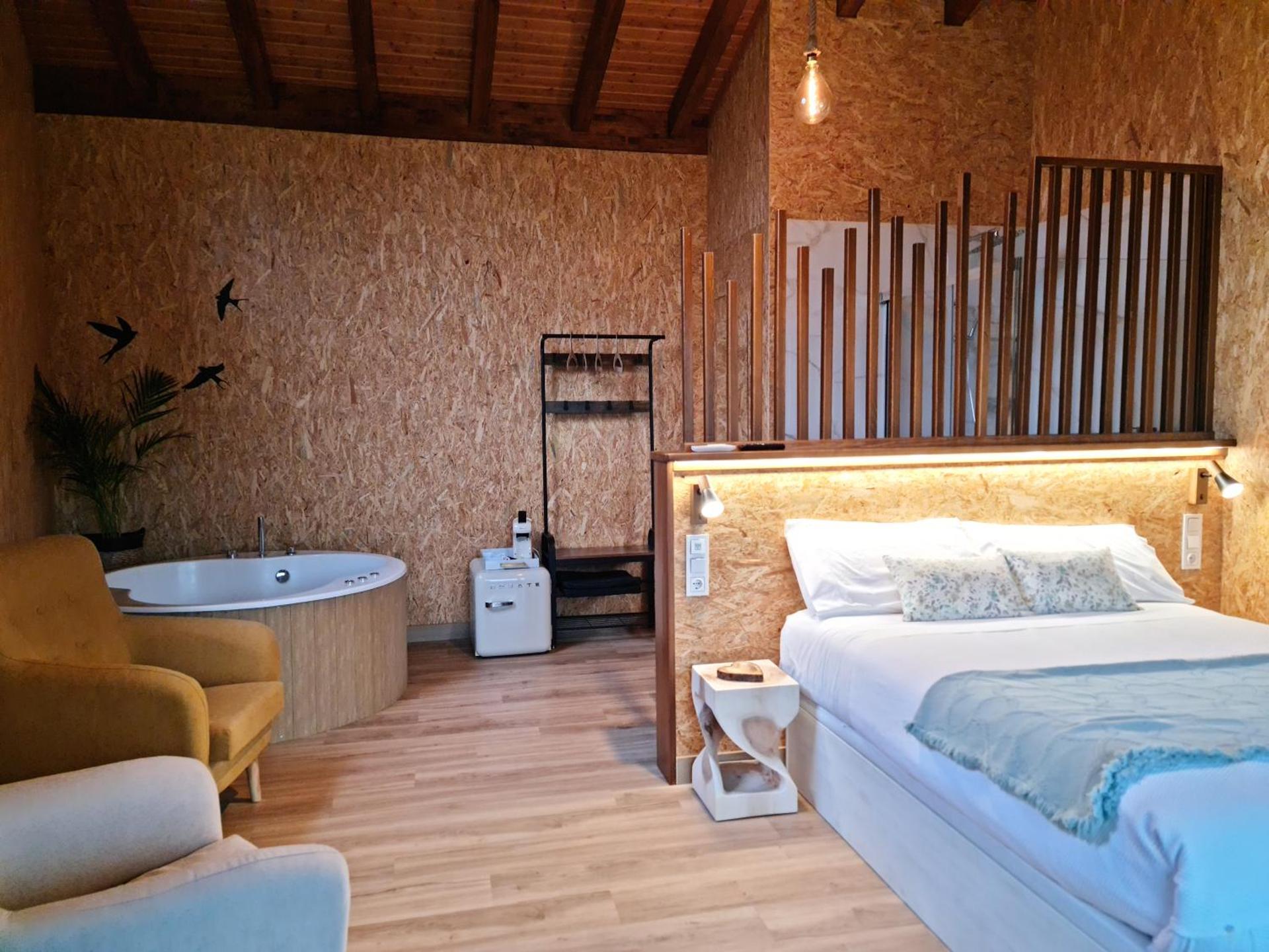 REMANSO DE TRASFONTAO Casa das Árbores & Bubble