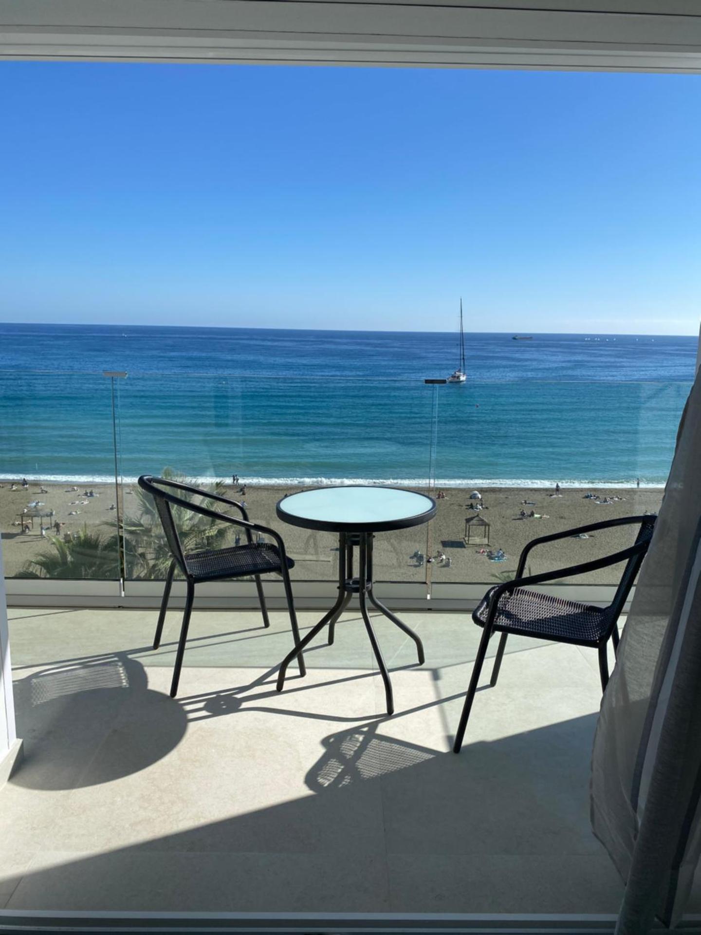 Playa Malagueta Vistas frontal al mar con 2 dormitorios