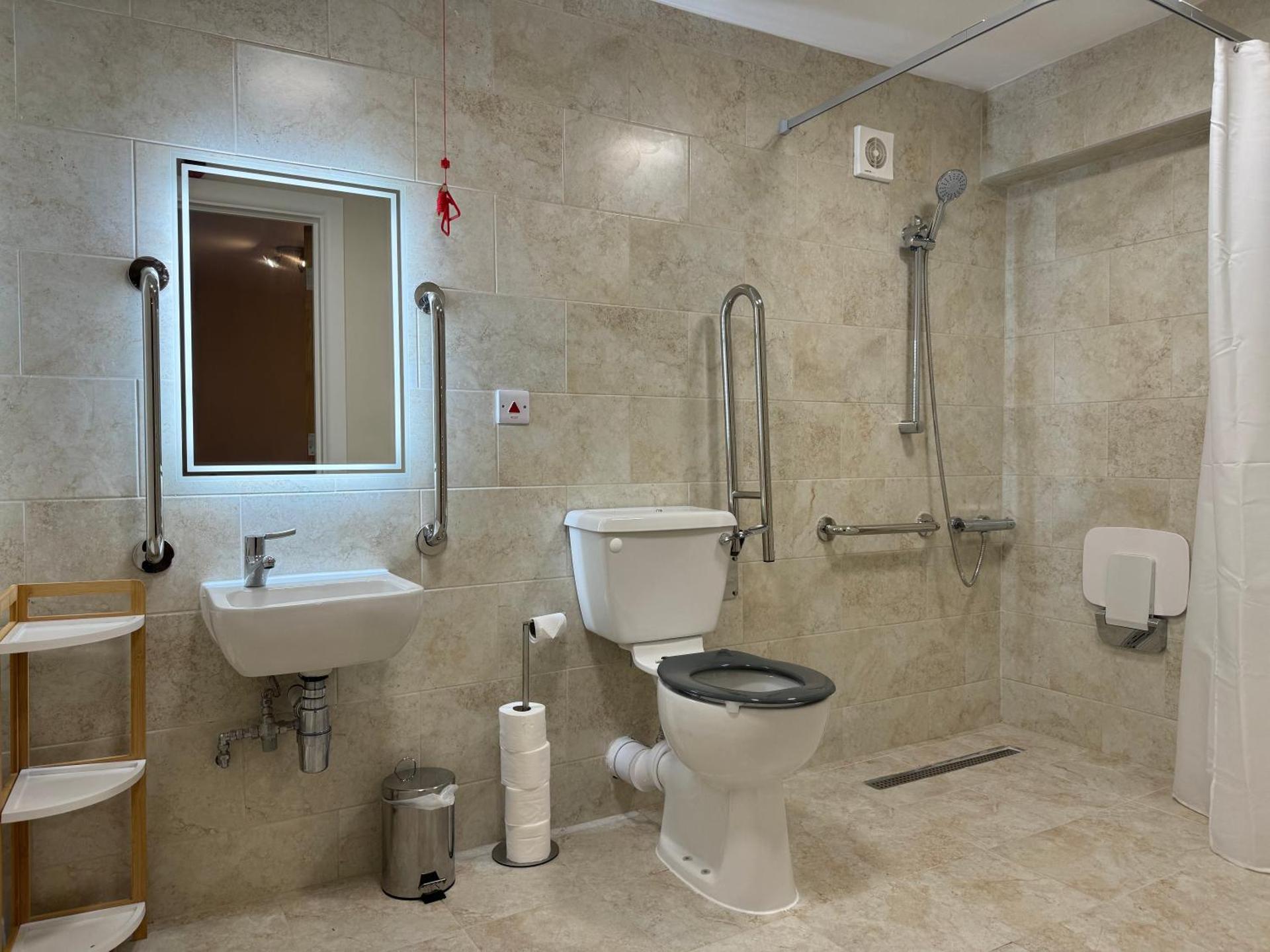King Room with Roll-In Shower - Disability Access
