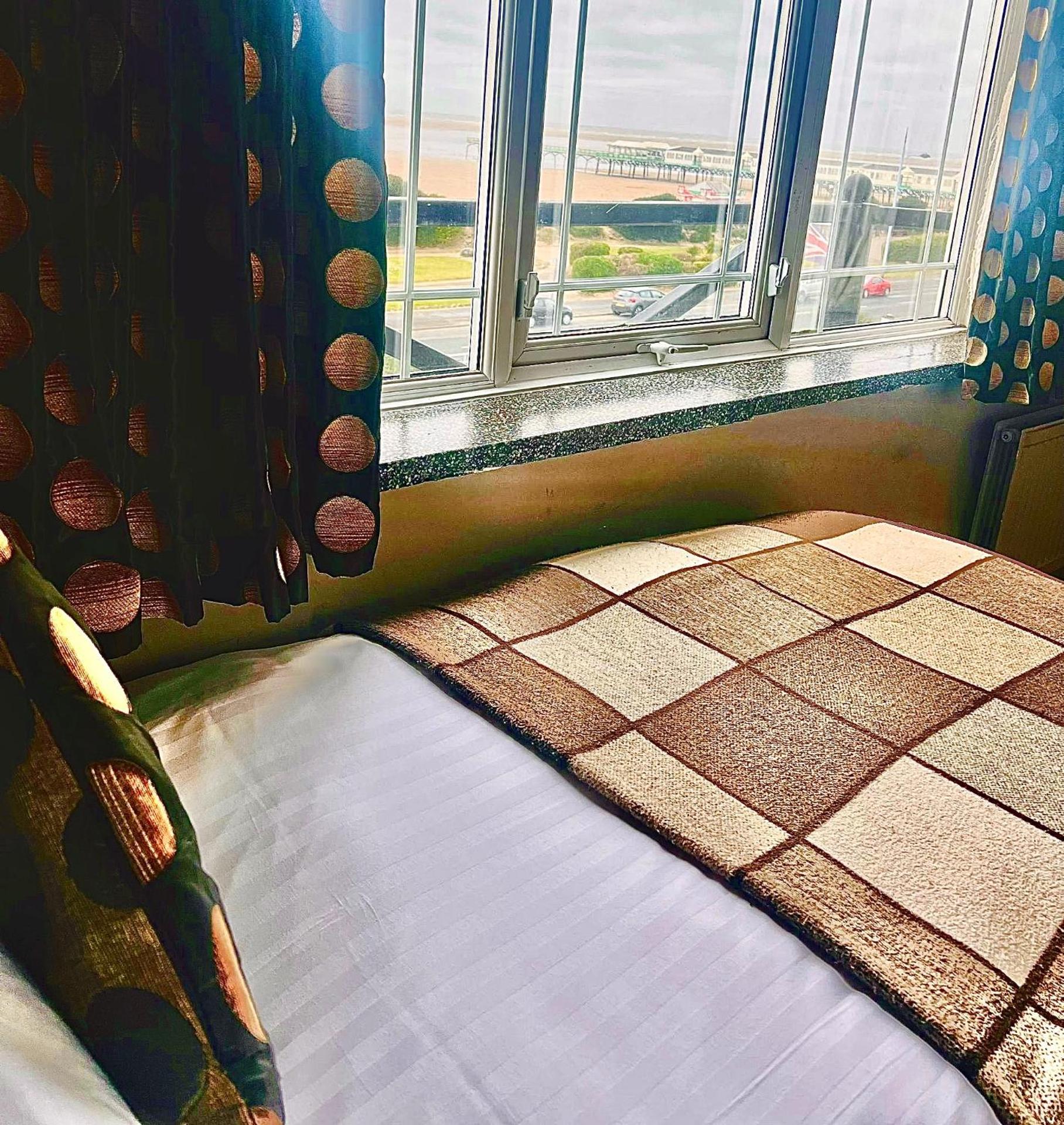 Inn On The Prom At The Fernlea Hotel