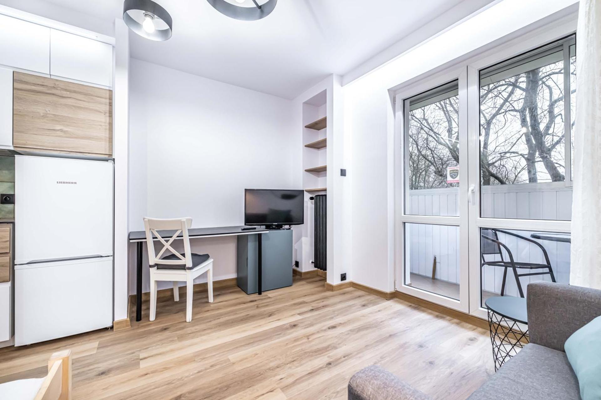 Modern Studio close to the Metro