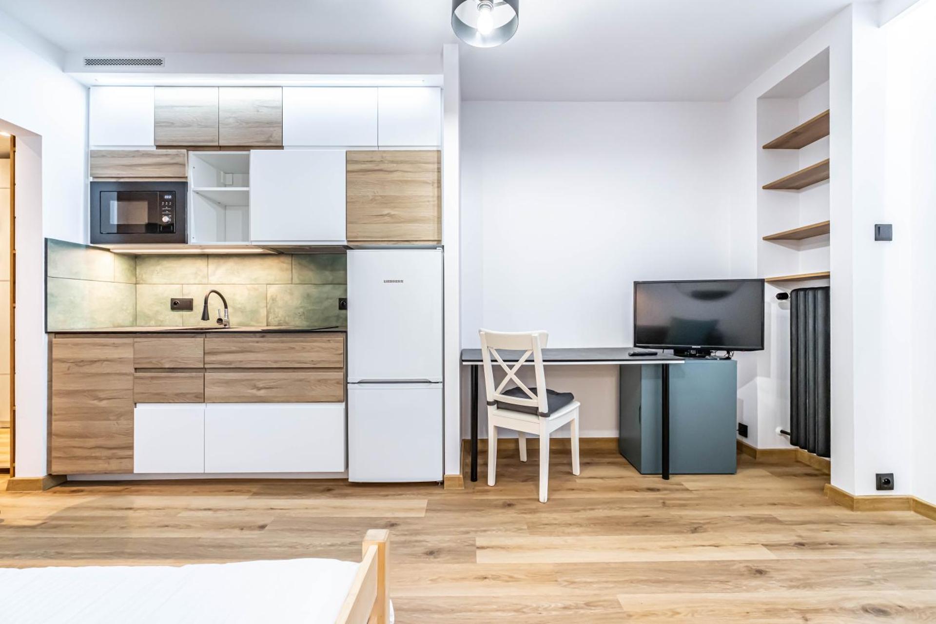 Modern Studio close to the Metro