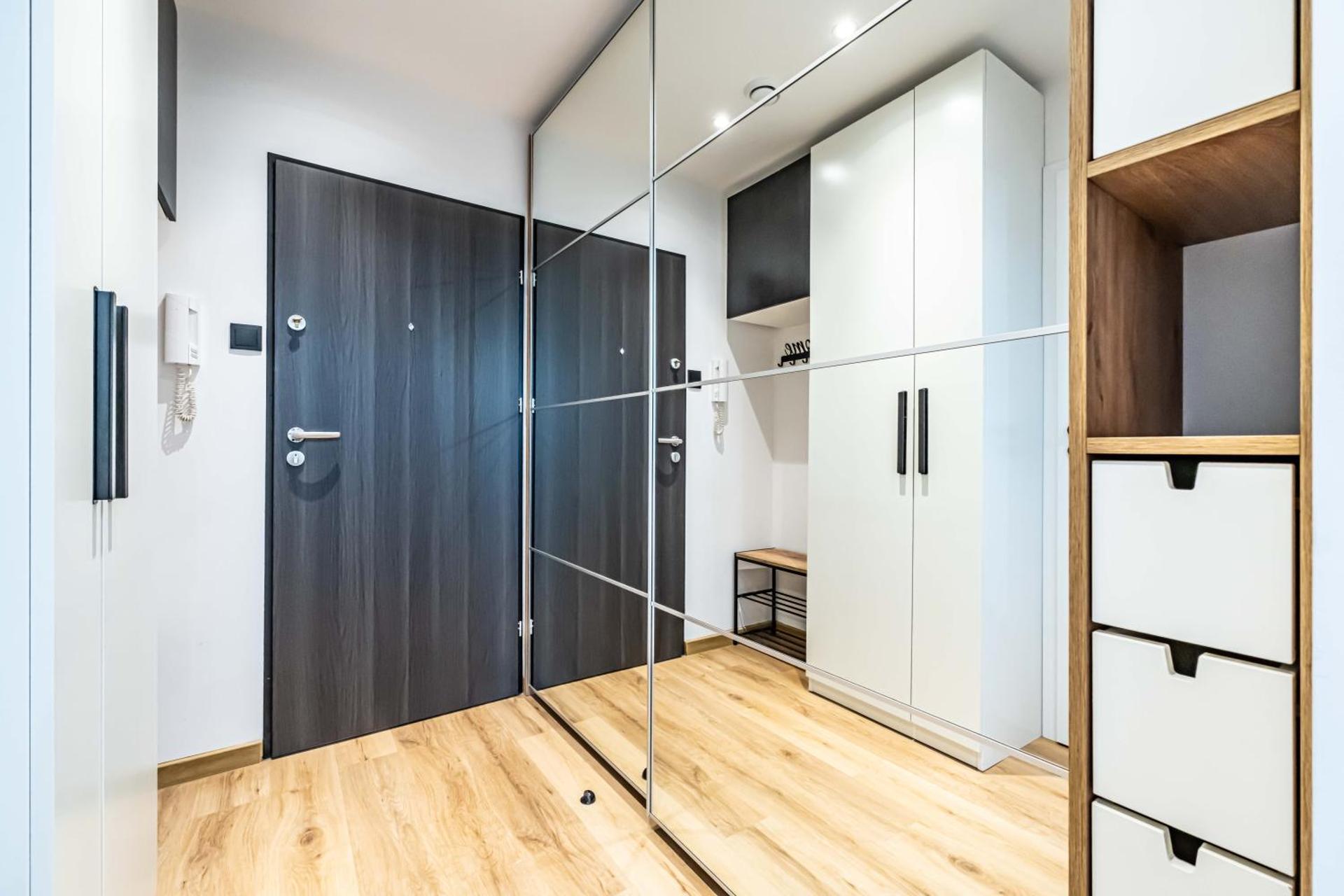 Modern Studio close to the Metro