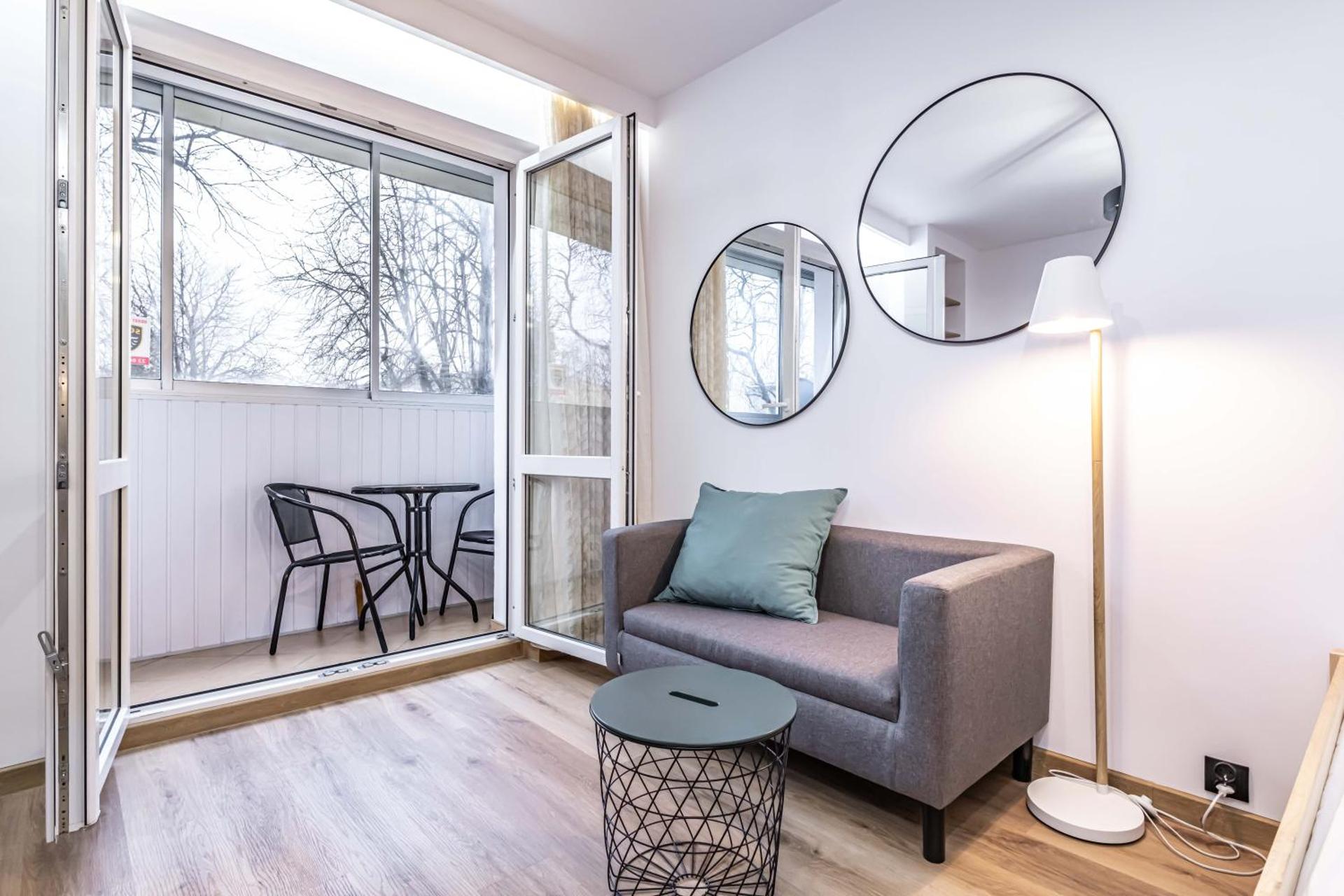 Modern Studio close to the Metro