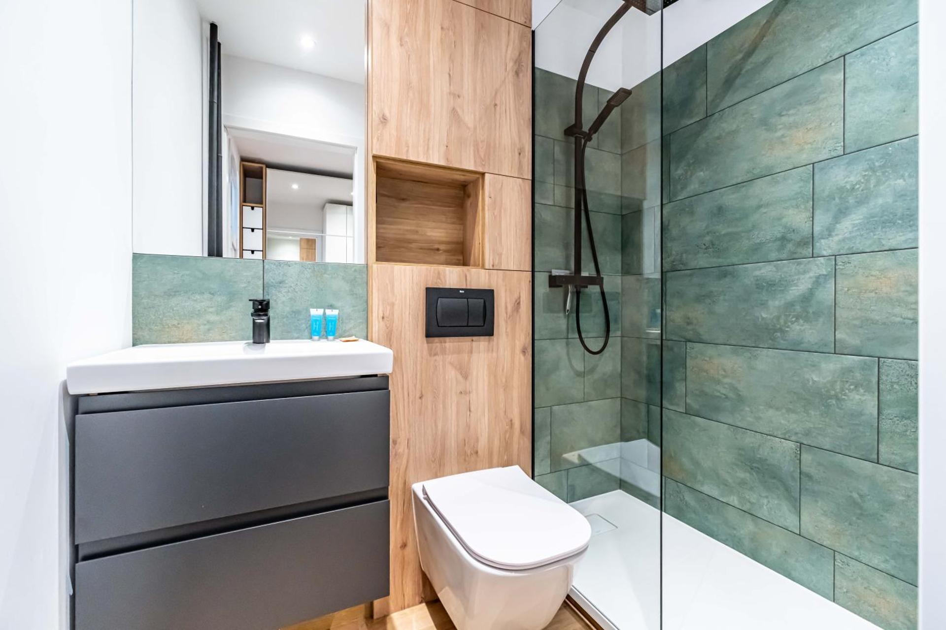 Modern Studio close to the Metro