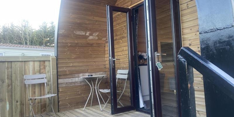 Dog Friendly Stagecoach Glamping Pod with Hot Tub