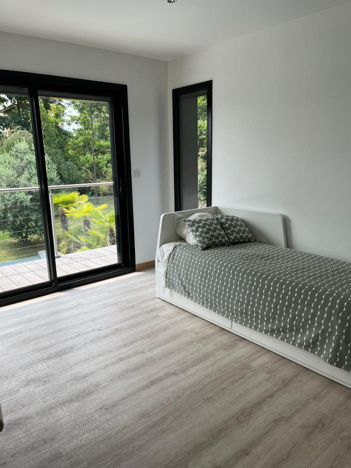 VILLA piscine à proximité de Lyon