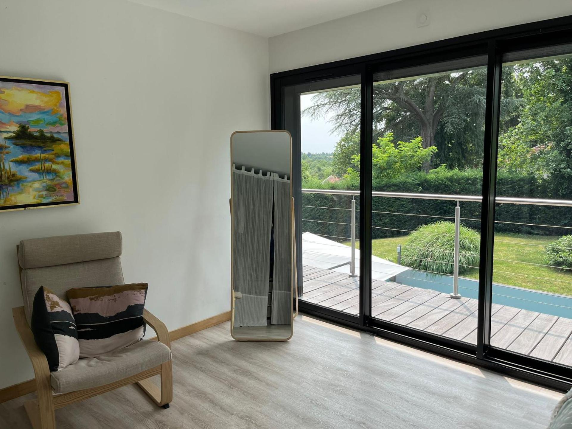 VILLA piscine à proximité de Lyon