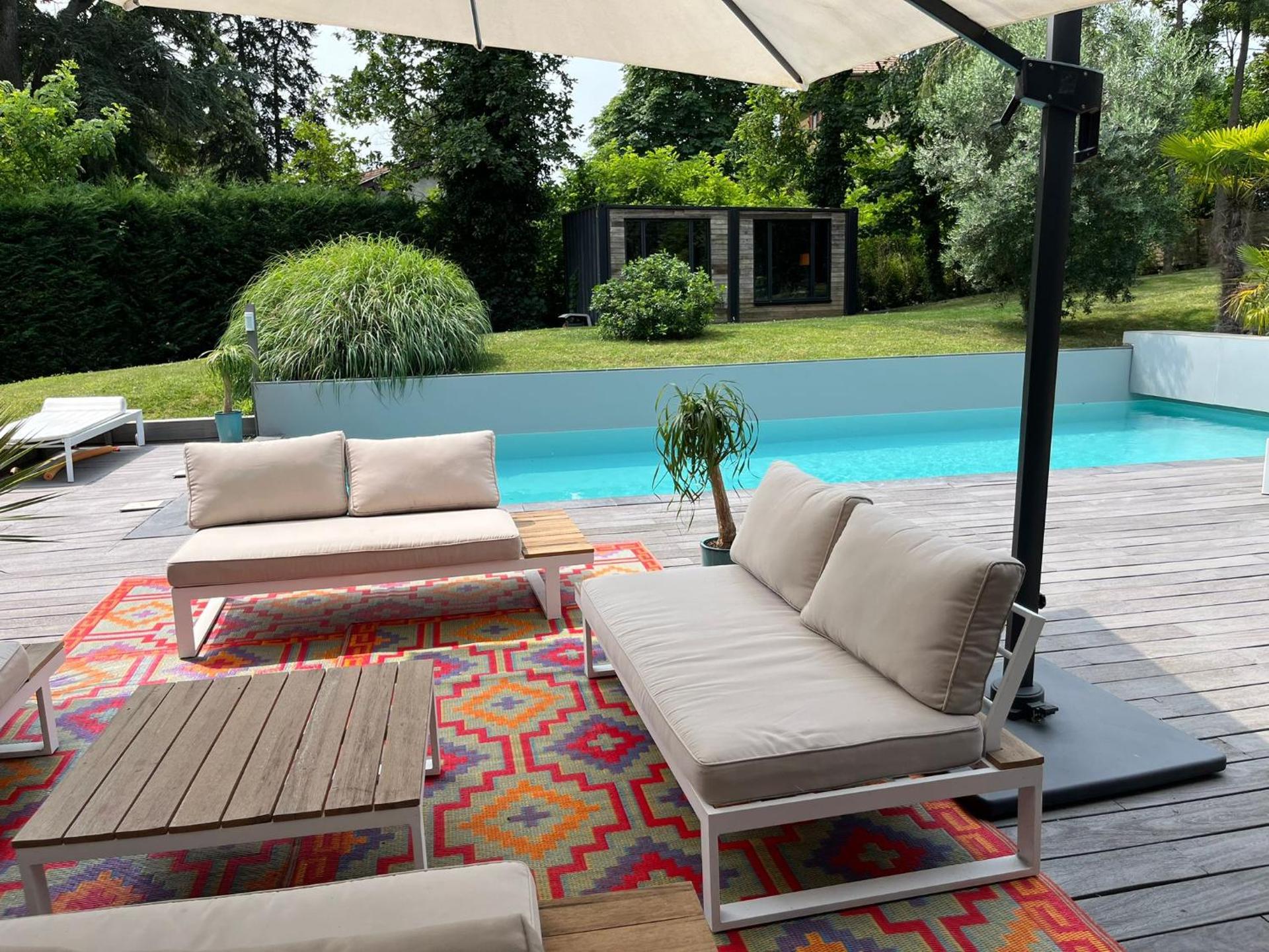 VILLA piscine à proximité de Lyon