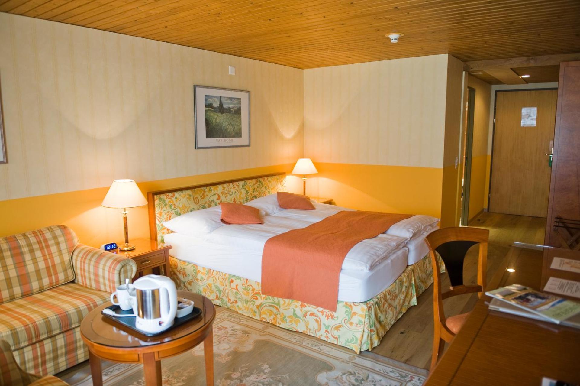 Photo of the whole room