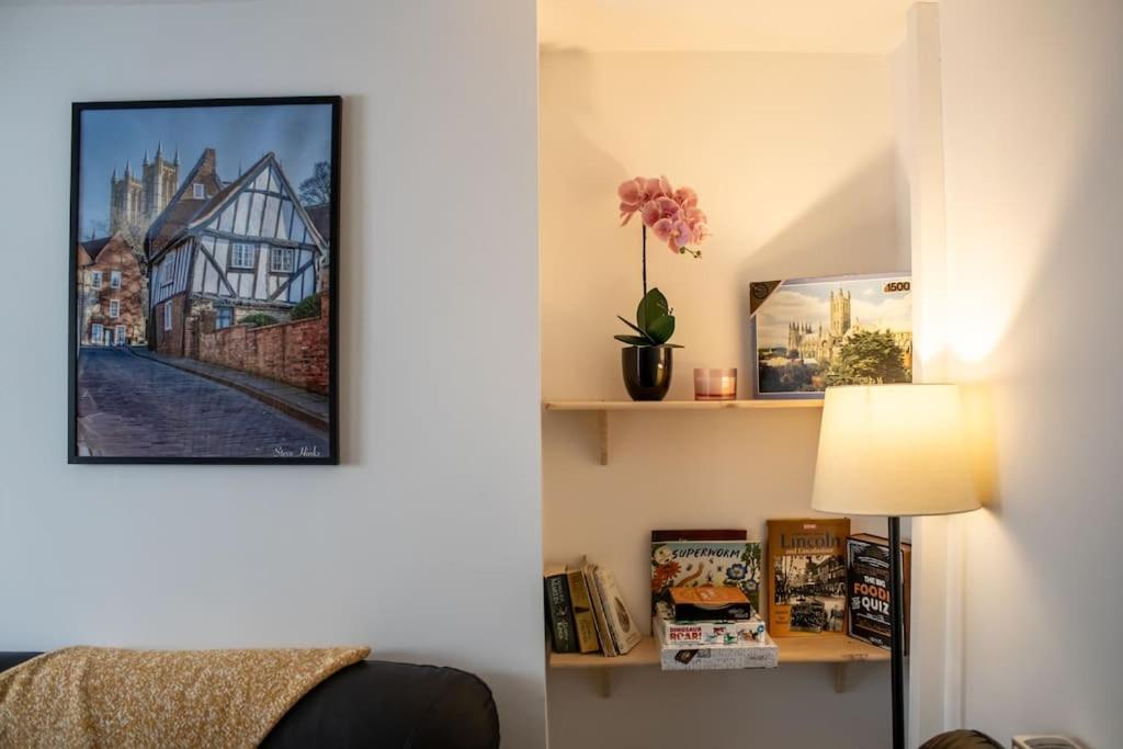 Book your stay near Bailgate the heart of Lincoln! Short let & longer bookings welcome, weekly and monthly offers