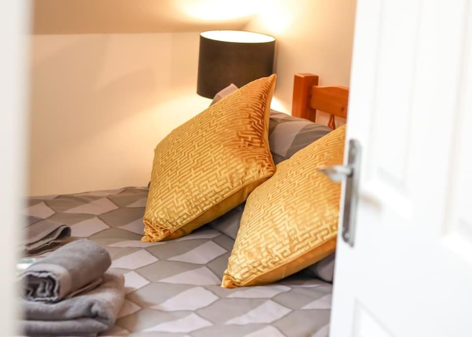 Book your stay near Bailgate the heart of Lincoln! Short let & longer bookings welcome, weekly and monthly offers