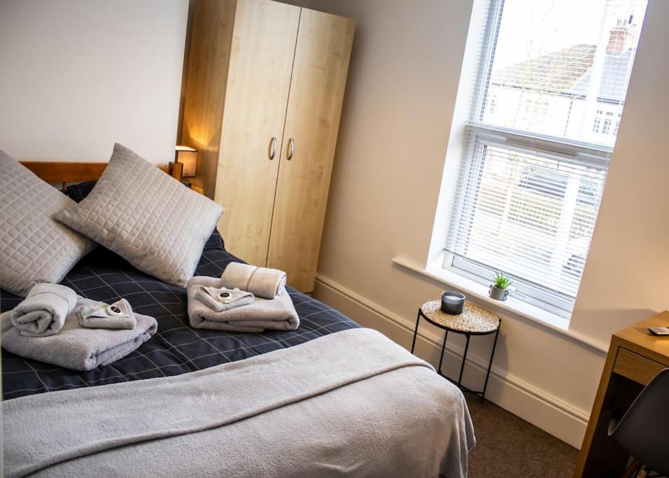 Book your stay near Bailgate the heart of Lincoln! Short let & longer bookings welcome, weekly and monthly offers