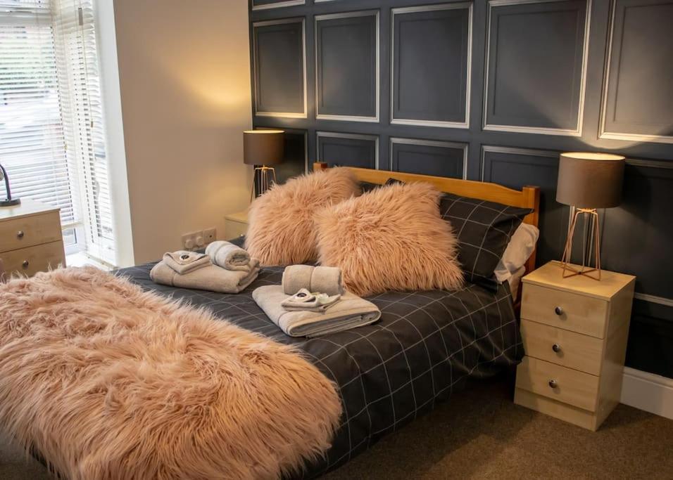 Book your stay near Bailgate the heart of Lincoln! Short let & longer bookings welcome, weekly and monthly offers