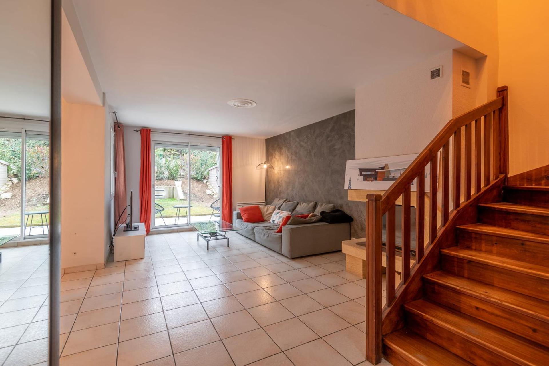 ALPILOC - Town house with garden and winter lounge