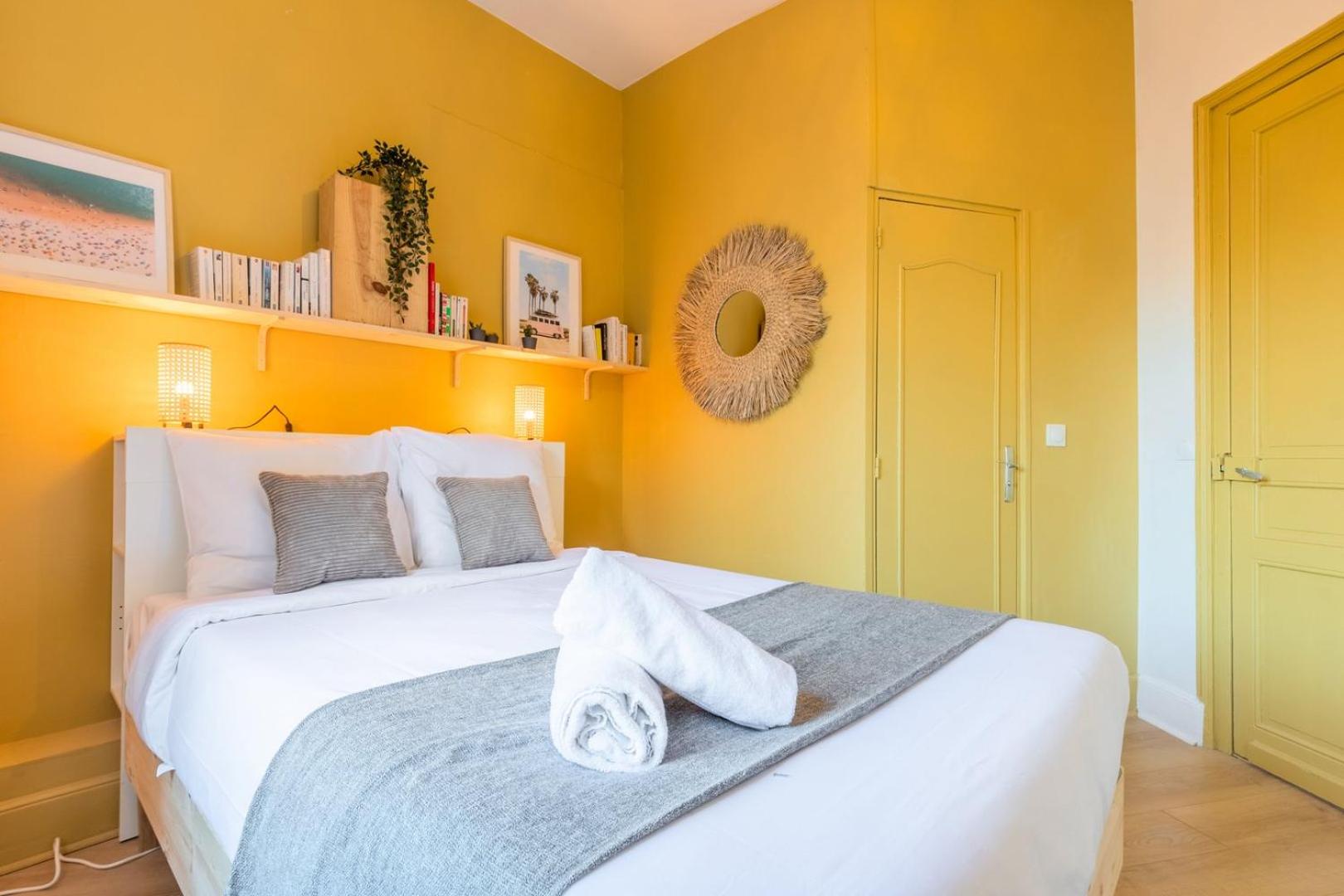 Centre Equipped apartment metro at 50m