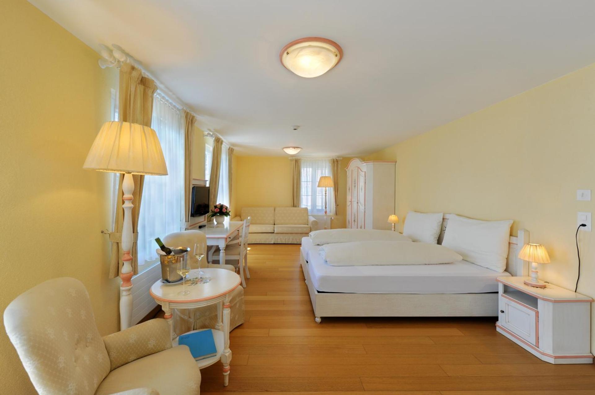 Photo of the whole room