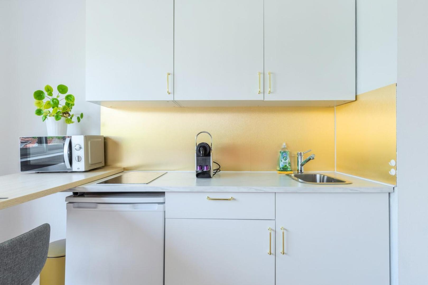 Croisé Laroche equipped studio!