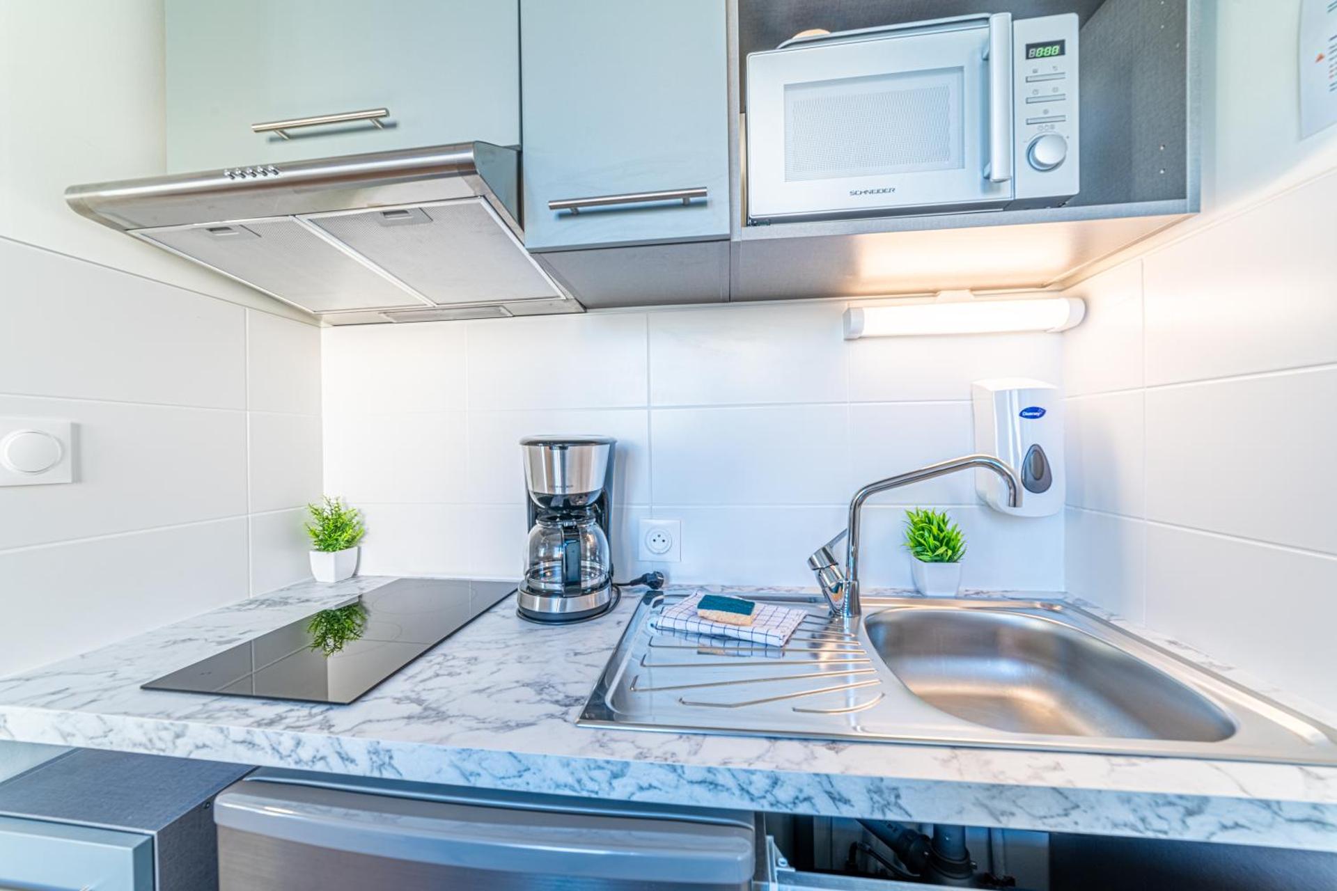 Kitchen or kitchenette