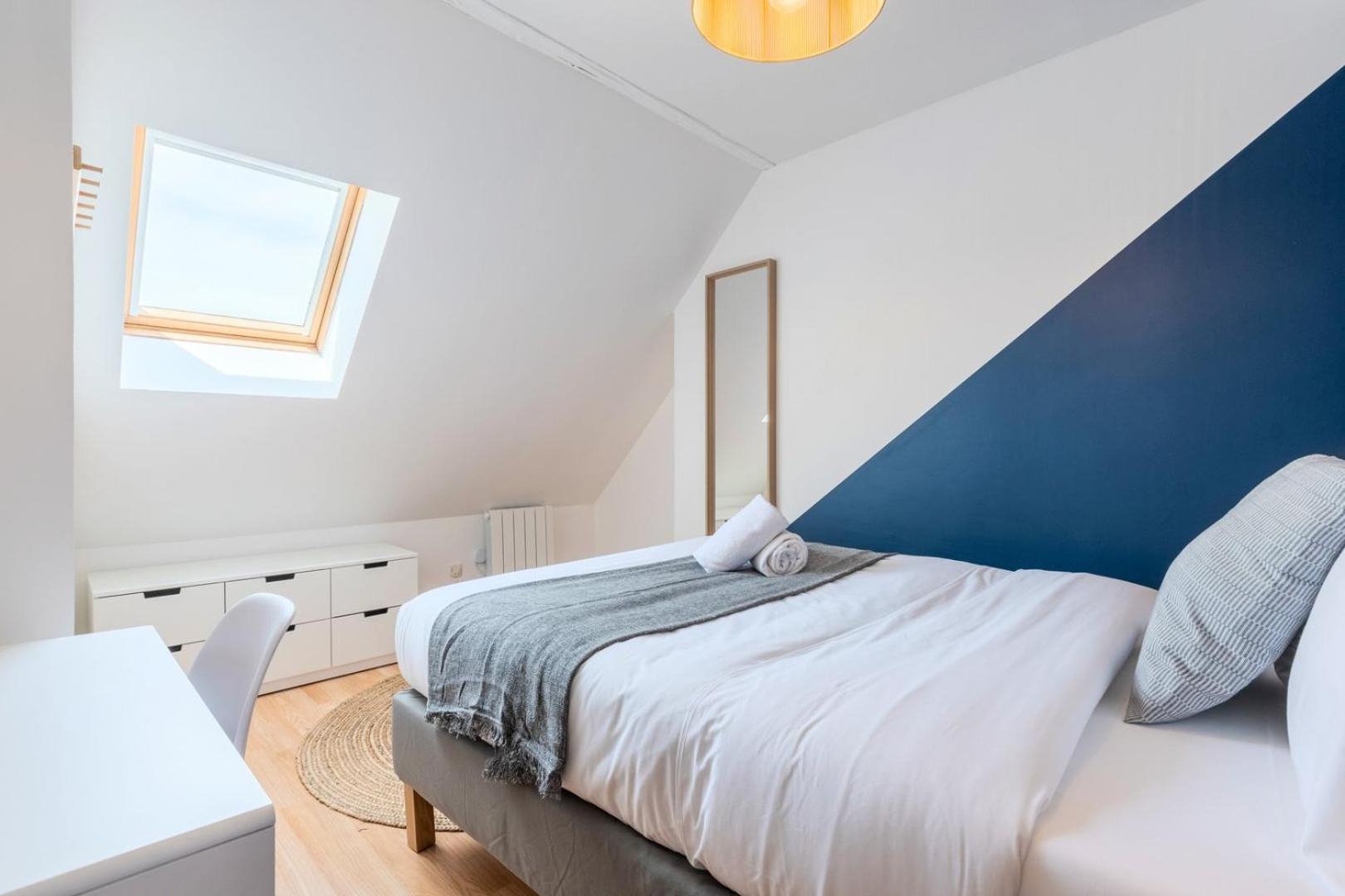 Bright 3-bedroom 2-bathroom flat