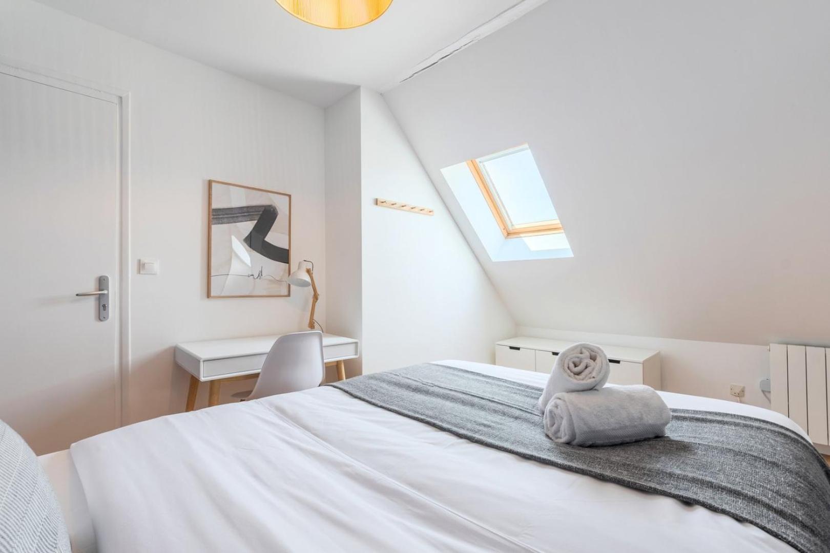 Bright 3-bedroom 2-bathroom flat