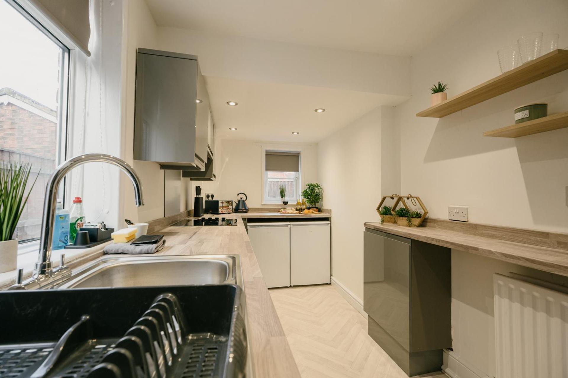 Kitchen or kitchenette