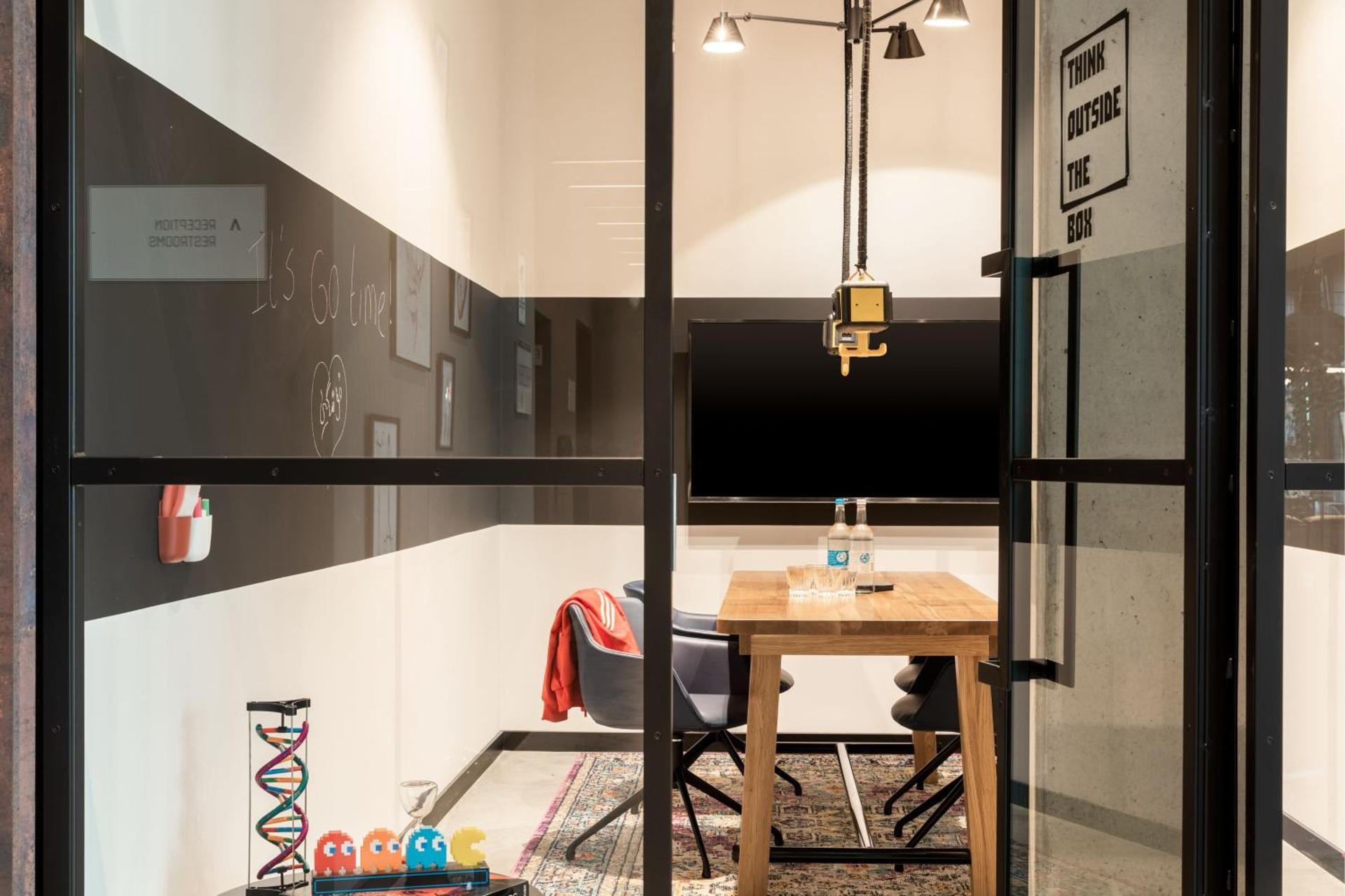 Meeting/conference room