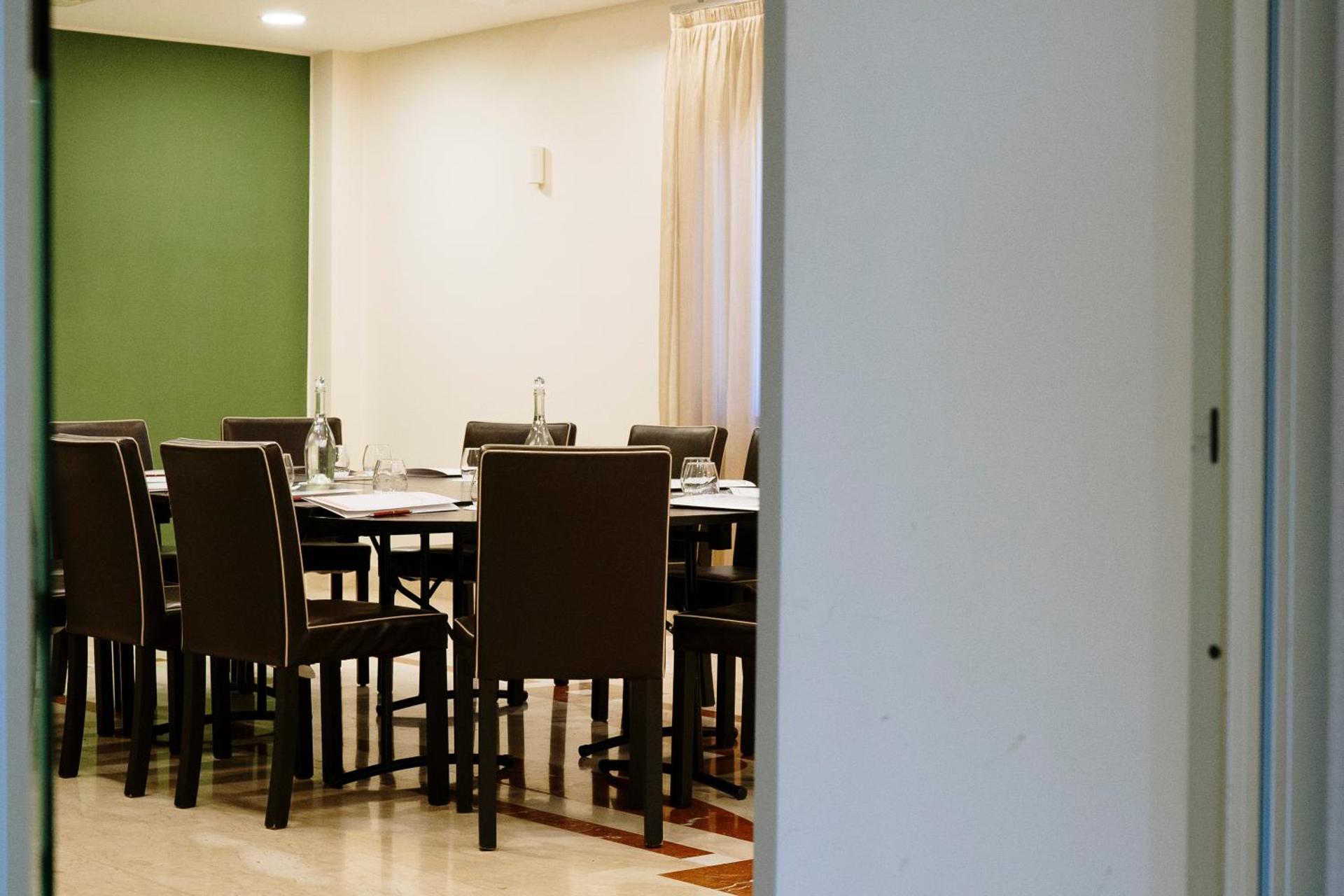 Meeting/conference room